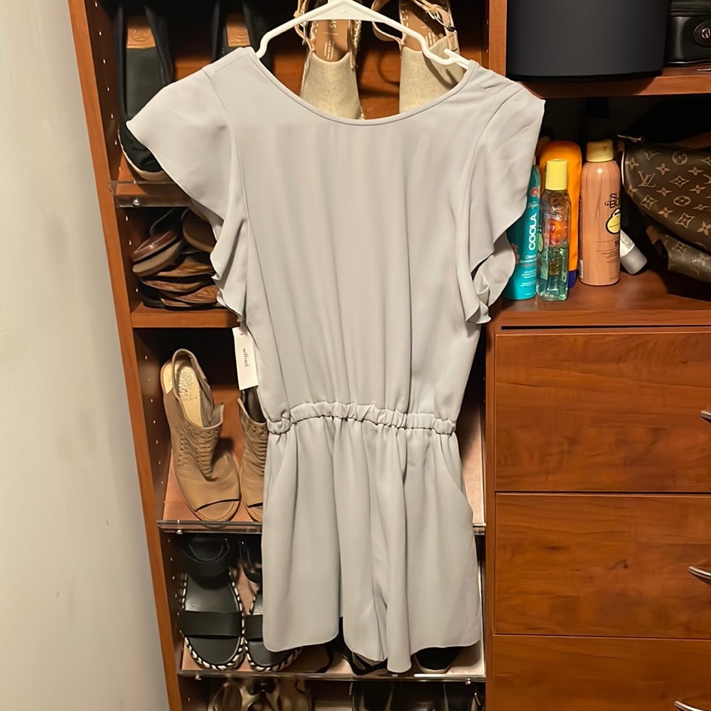 Aritxia wild red romper fleurette XS pearl grey NWT